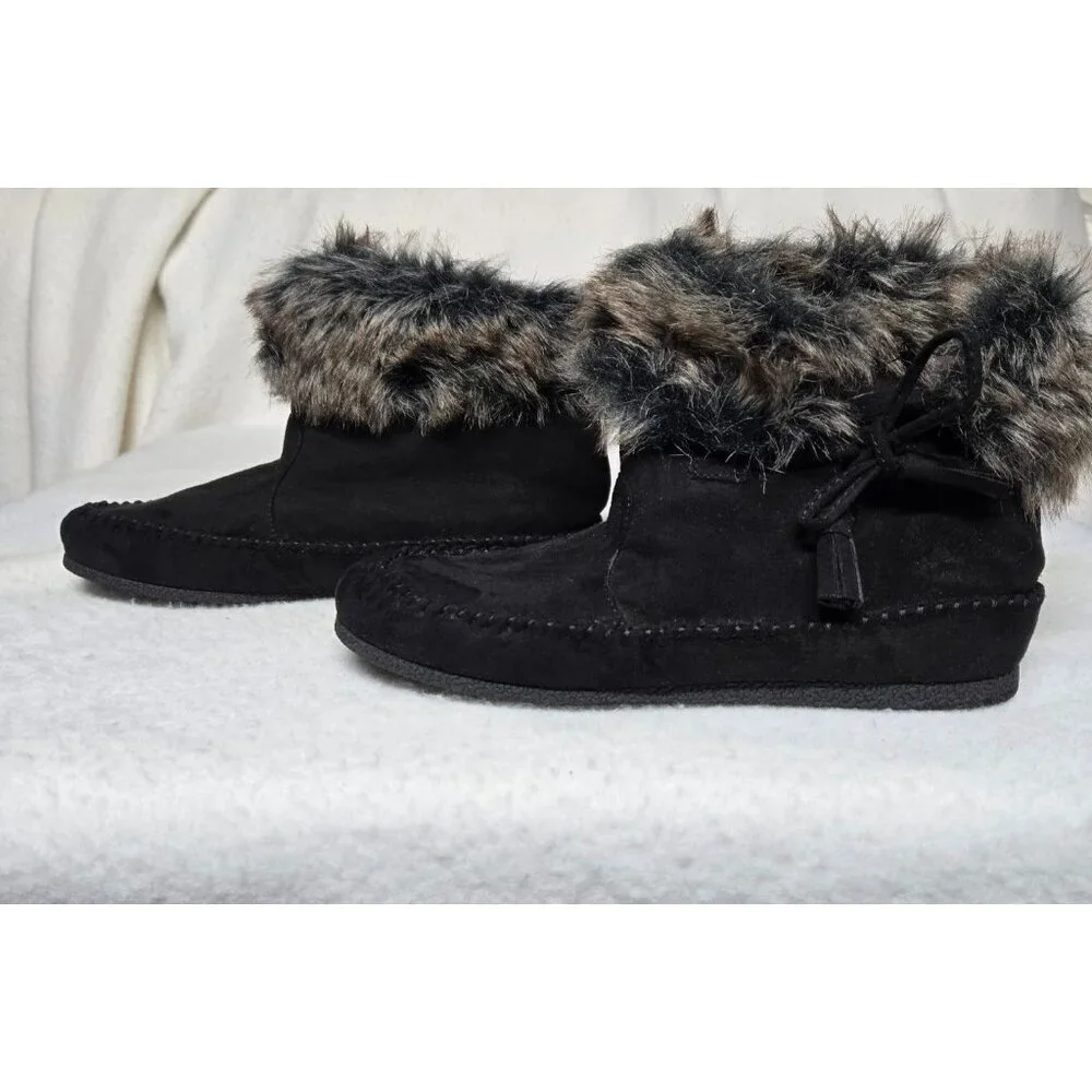 Steve‎ Madden Girl Finnn Black Faux Fur-Lined Moccasin Slippers Size 5M